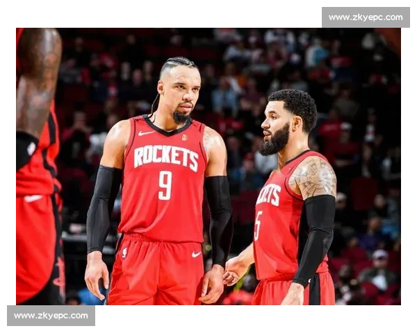 斯通打造 2.04 米巨无霸锋线！乌度卡 14 人轮换颠覆联盟